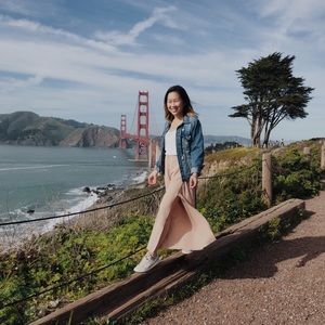 Pleated culottes with high slit